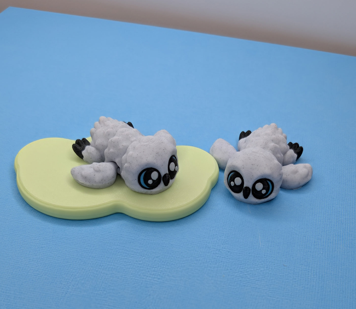 Bright Eyed Owl (Stone Grey)